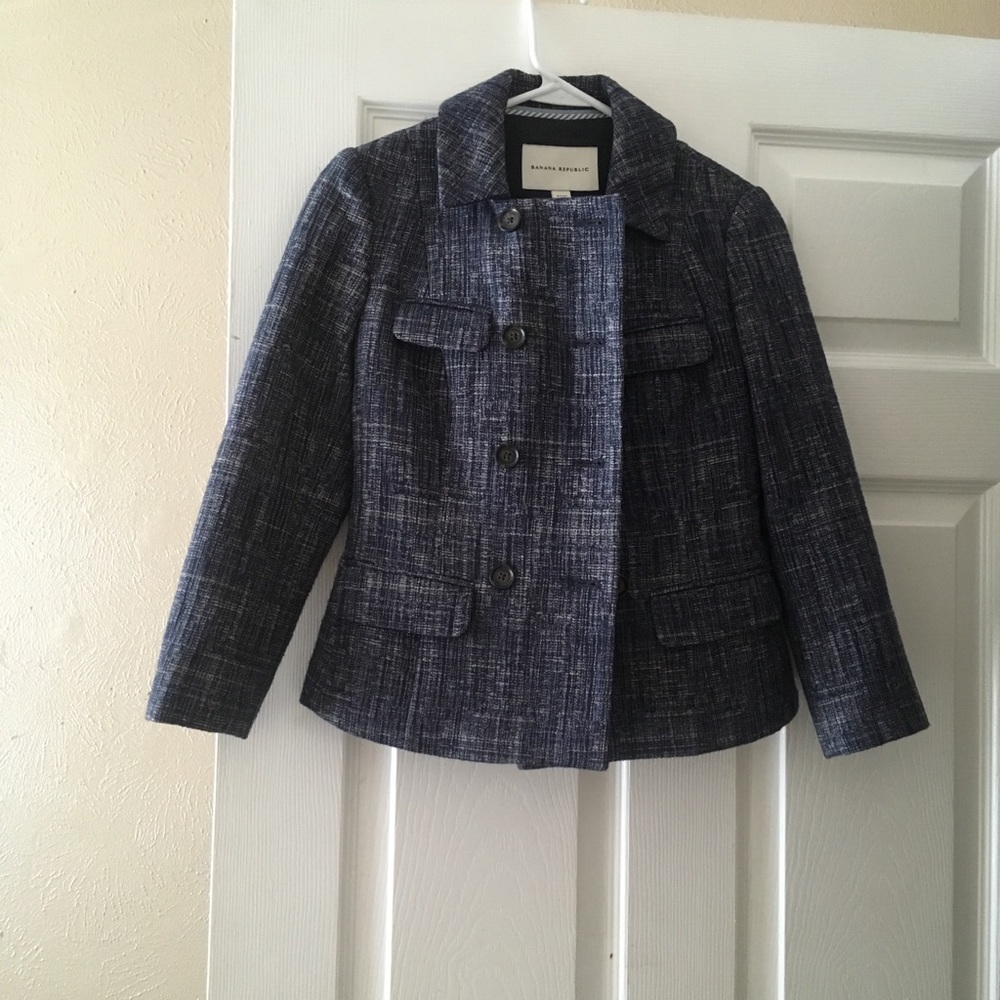 Gorgeous gorgeous pencil skirt and pea jacket.